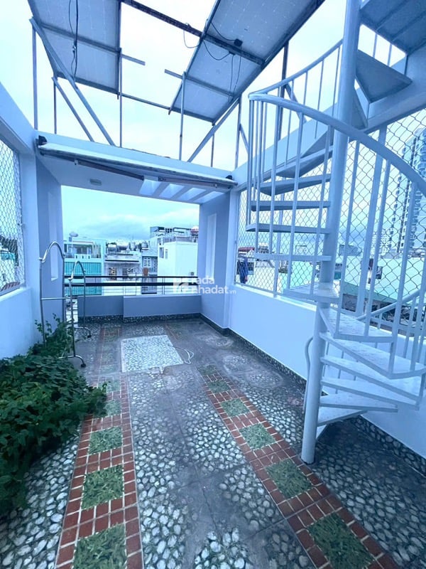 MẶT TIỀN ĐƯỜNG NỘI BỘ LẠC LONG QUÂN - Q.11 - 5 TẦNG -DT: 3.5*12M- CHỈ 8.99 TỶ