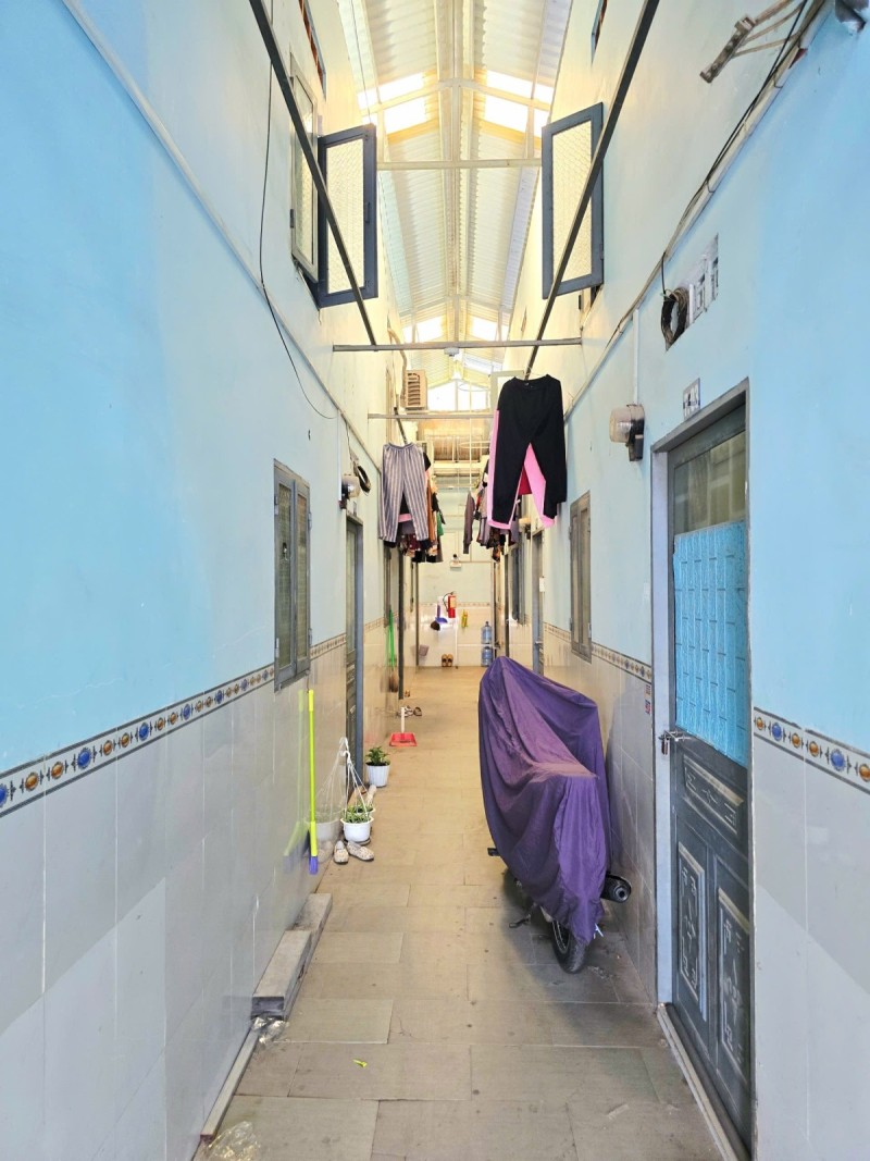 Bán Nhà Mặt Tiền Long Trường 180m2 Ngang 8m Có Dòng Tiền. Giá 8.X Tỷ
