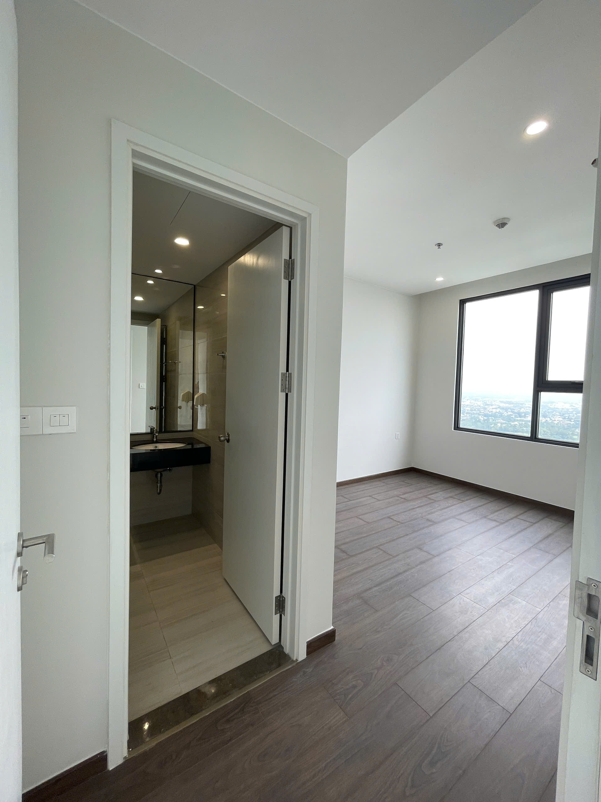 BÁN CĂN HỘ CAO CẤP, MỚI BÀN GIAO, ĐÃ CÓ SỔ HỒNG