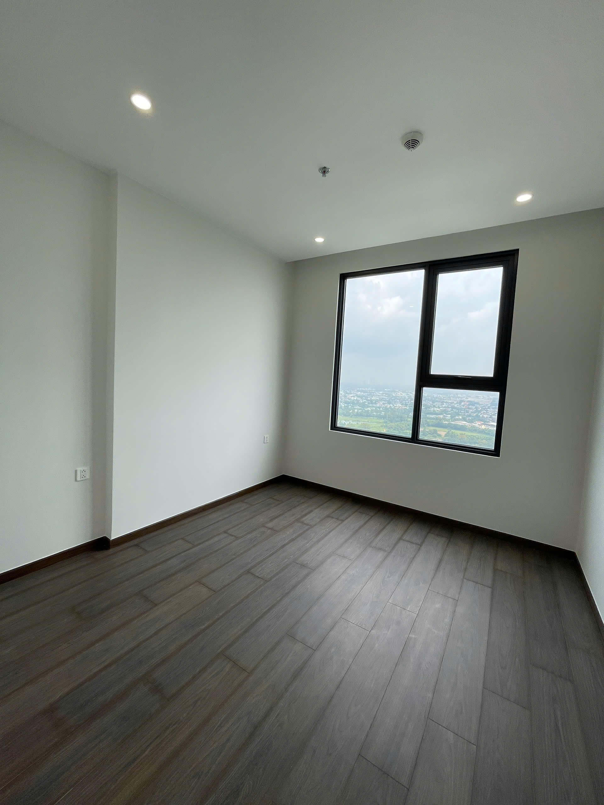 BÁN CĂN HỘ CAO CẤP, MỚI BÀN GIAO, ĐÃ CÓ SỔ HỒNG