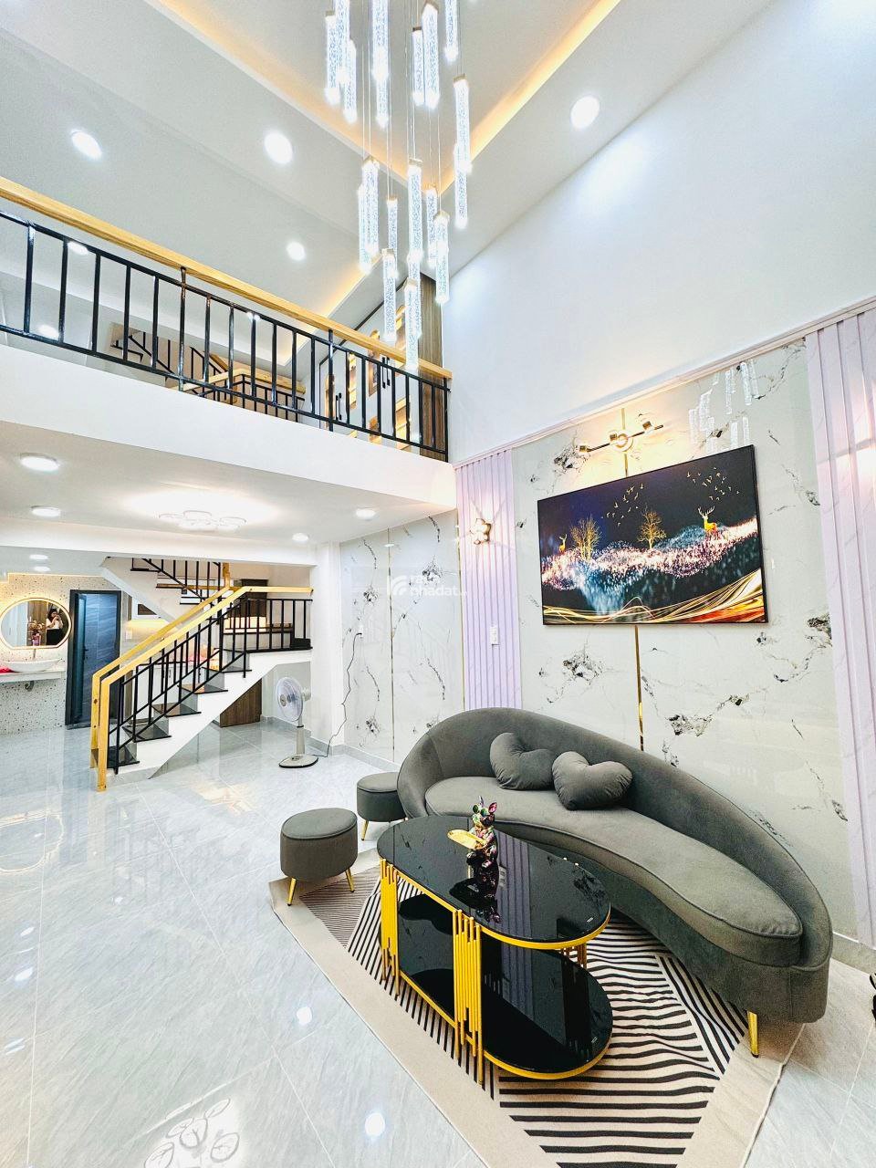 MẶT TIỀN KHU - PHỐ ẨM THỰC PHAN XÍCH LONG - GẦN 40M2 - 5 TẦNG 