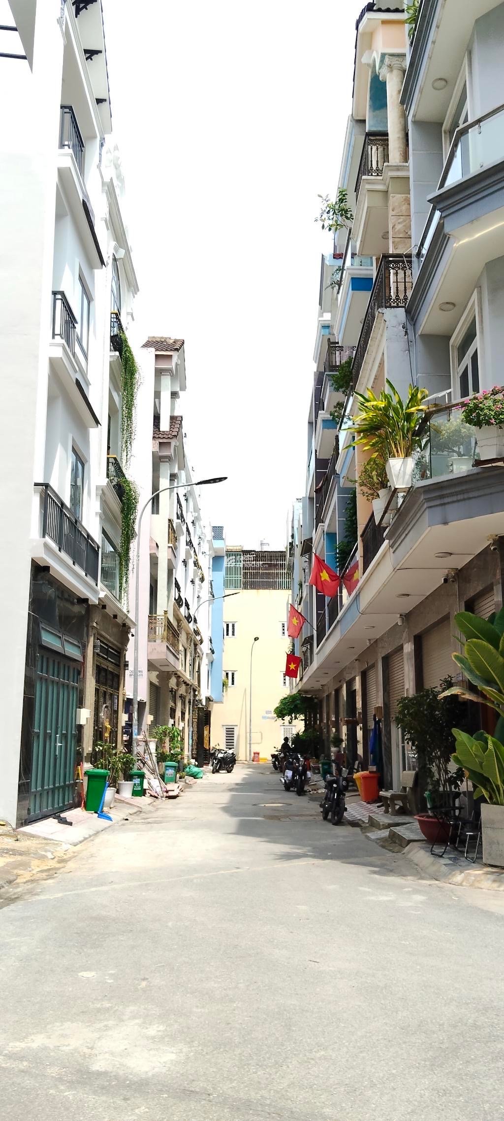 Bán nhà đường quốc lộ 1 a  bình hưng hoà B bình tân