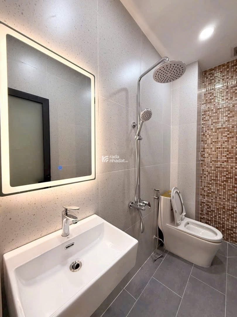 BÁN NHÀ PHỐ ĐẸP TRUNG TÂM PHƯỜNG 4, TP. TÂN AN, LONG AN 70M2 CHỈ 2TỶ1 SHR