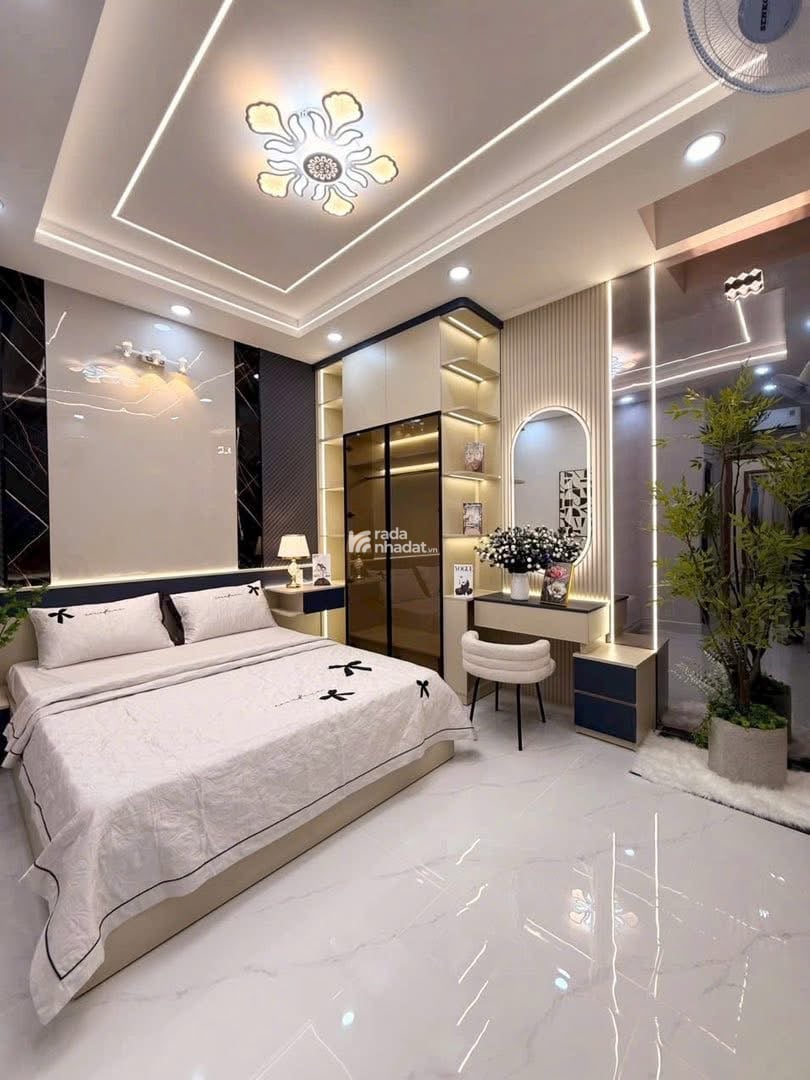 BÁN NHÀ PHỐ ĐẸP TRUNG TÂM PHƯỜNG 4, TP. TÂN AN, LONG AN 70M2 CHỈ 2TỶ1 SHR