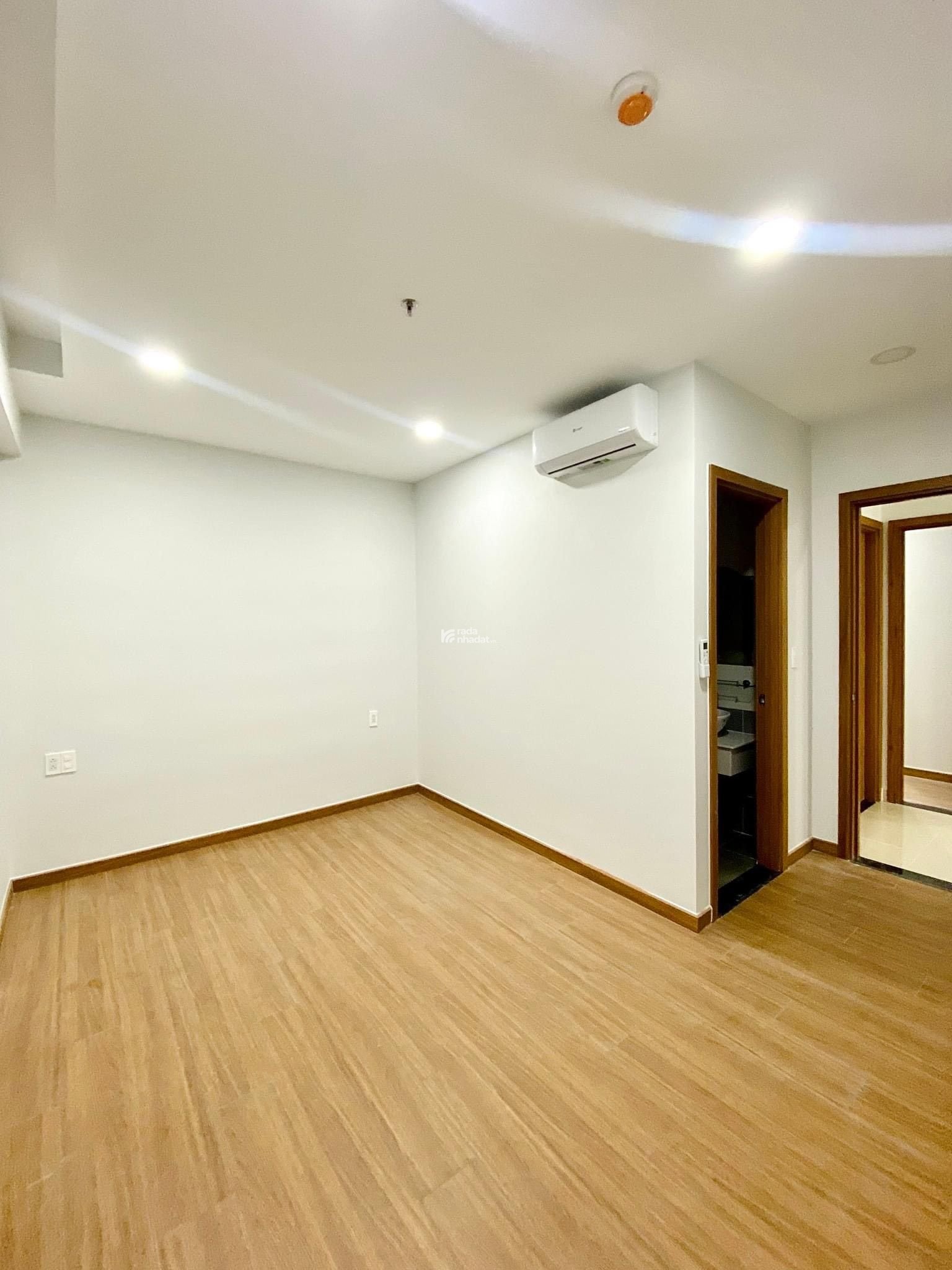 Chính chủ cho thuê 2PN nhà mới có Bếp Rèm Máy lạnh Cách Metro 10 phút chỉ 6tr/th tặng 3 tháng PQL