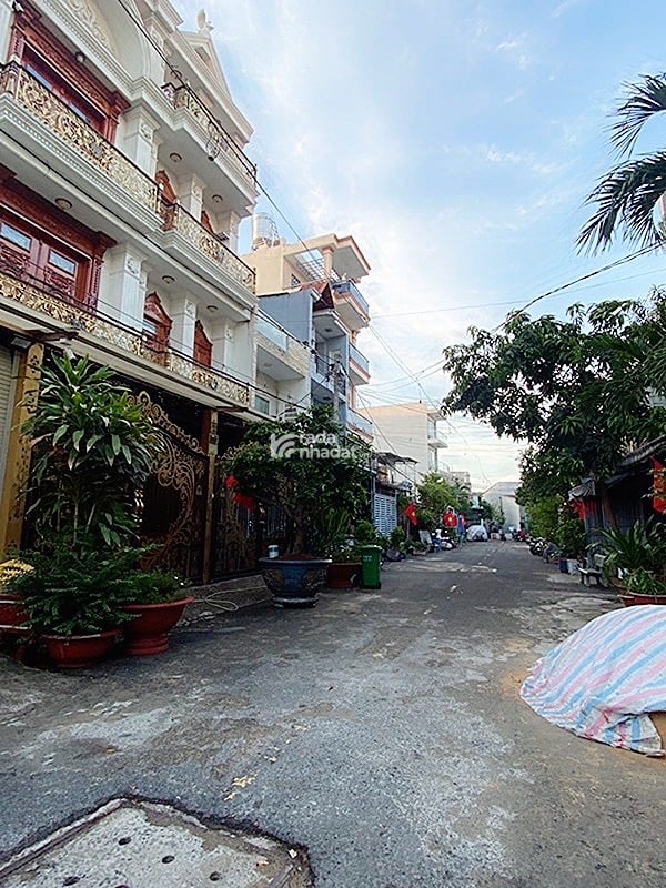 Bán nhà gần trương chinh phan văn hớn quân 12