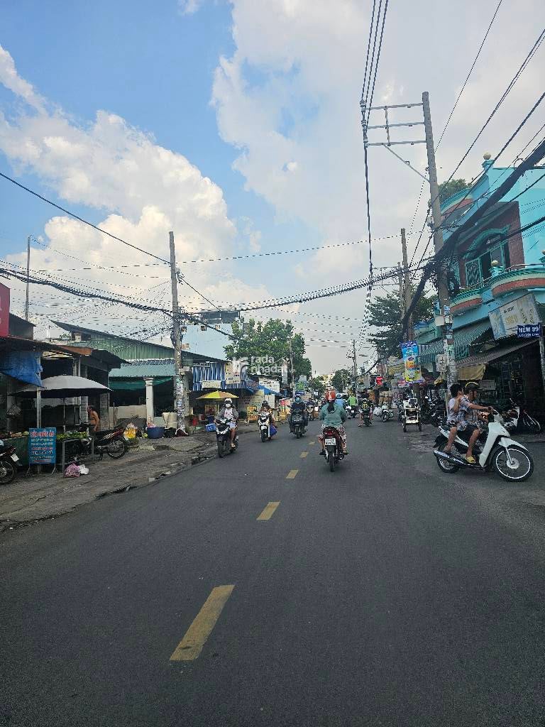 BÁN NHÀ BÌNH TÂN 130M2 6.5 TỶ 5X25M DÃY TRỌ THU 240TR/NĂM KẾ AEON MALL TÊN LỬA