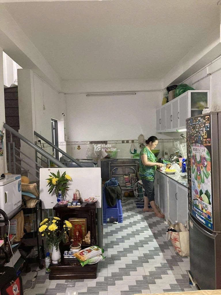 Bán nhà hẻm xe hơi,2 tầng đúc bê tông,nở hậu,2pn,giá chỉ 4 tỷ xxx