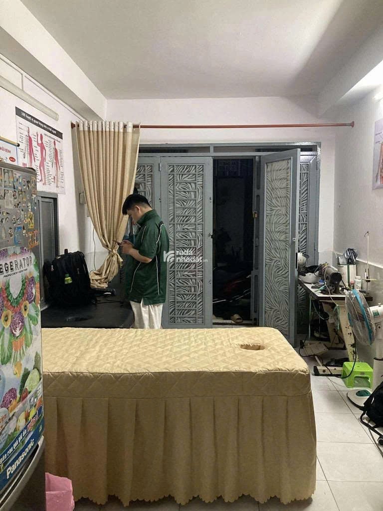 Bán nhà hẻm xe hơi,2 tầng đúc bê tông,nở hậu,2pn,giá chỉ 4 tỷ xxx