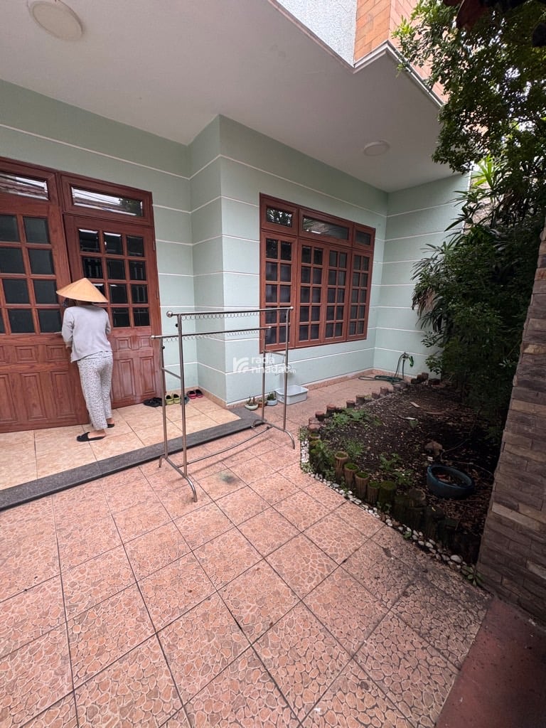 HẺM XE HƠI TRÁNH NHAU KHU KIẾN THIẾT HIỆP PHÚ NGANG HIẾM GẦN 7m; 97 m2 CHỈ 10 TỶ