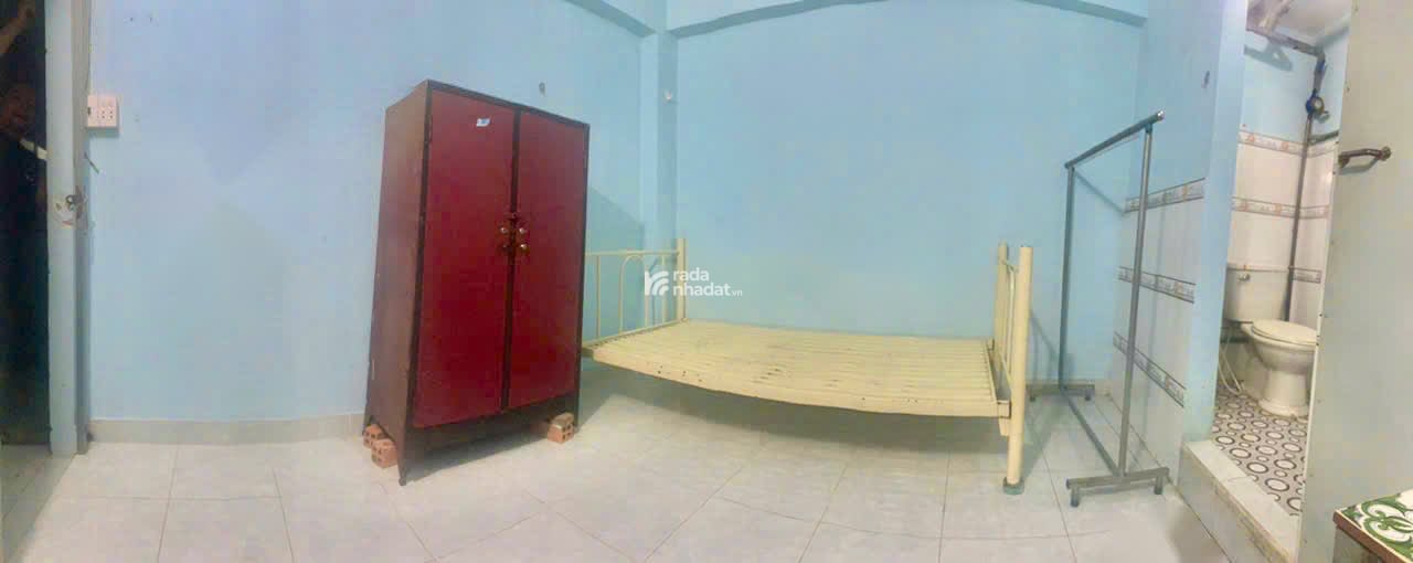 Đến xem phòng máy lạnh, có thang máy. Giá phòng dao động từ 2tr5 -3tr3