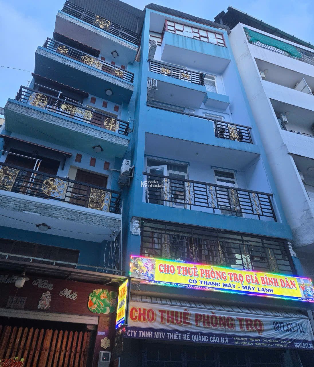Đến xem phòng máy lạnh, có thang máy. Giá phòng dao động từ 2tr5 -3tr3