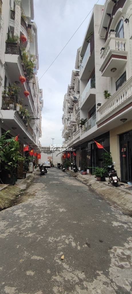 bán nhà gần lê trọng tấn bình hưng hoà
