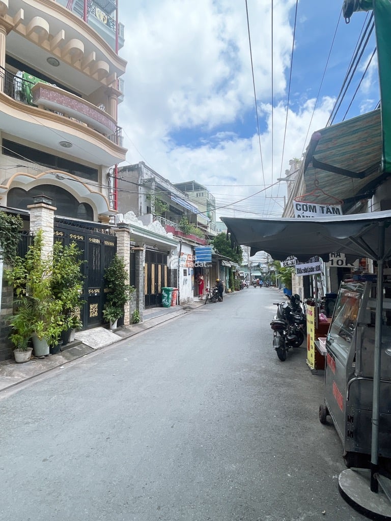 HẺM XE TẢI 8M TRUNG TÂM TÂN PHÚ - KẾ QUẬN 11 - 100M2 - 3 TẦNG NHÀ MỚI Ở NGAY - NHÀ ĐẸP 