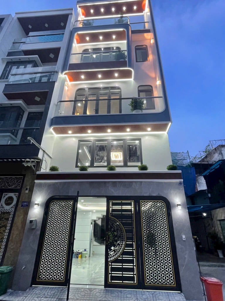 - Vị trí đẹp , giáp Tân Phú, gần siêu thị Aeon Nhật Bản, chợ   , trường học 