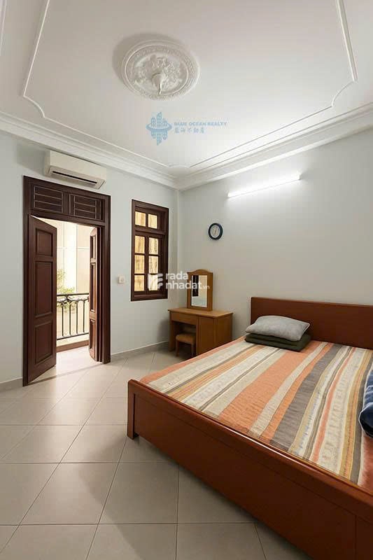 Nhà 5 tầng Trần Thái Tông - ngõ thông đường rộng - full nội thất cần bán