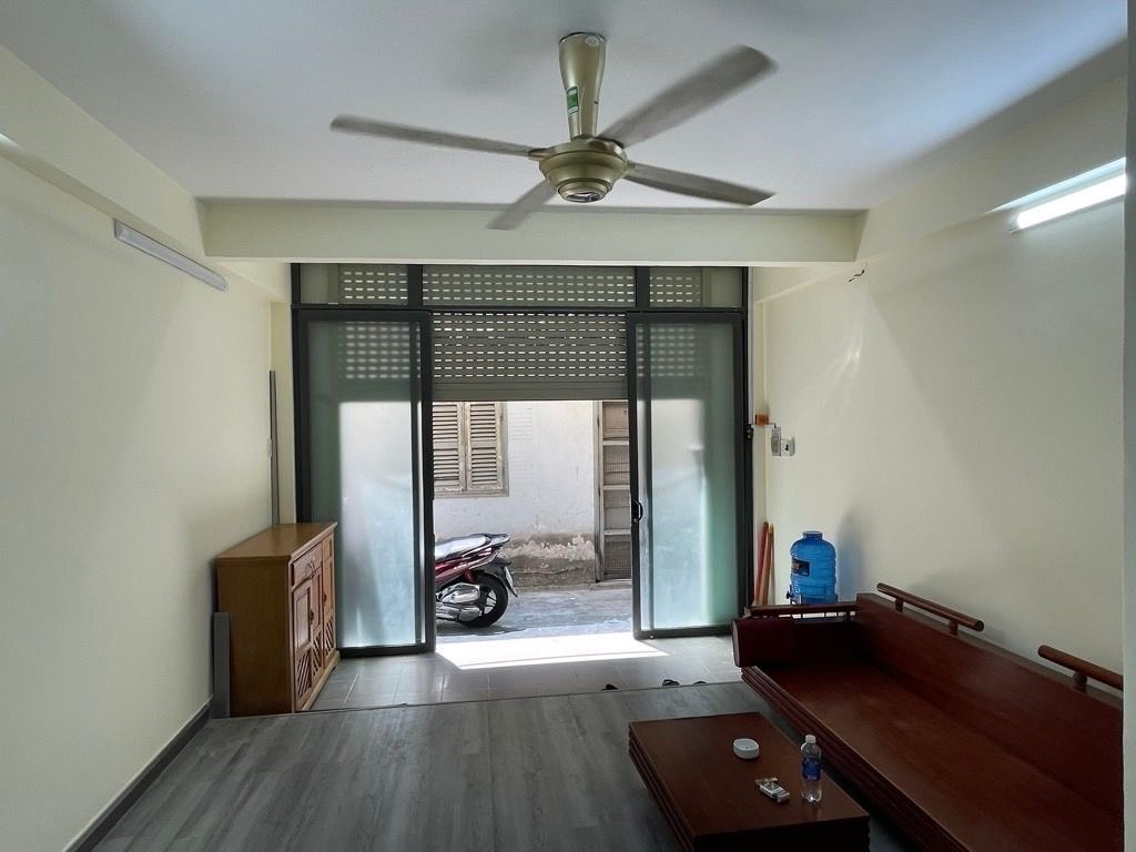 NHÀ ĐÚC BTCT, VỊ TRÍ ĐẸP TRUNG TÂM QUẬN ĐI LẠI THUẬN TIỆN