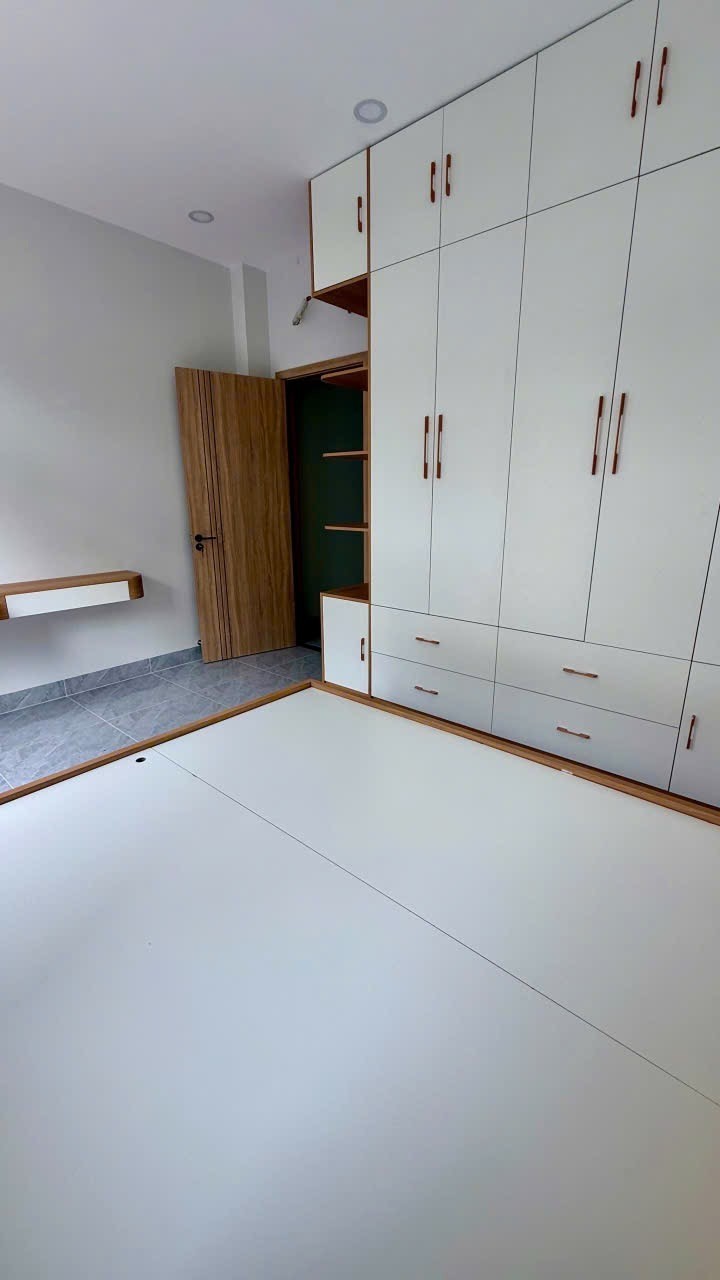 Bán Nhà Mới 4Tầng Long Trường - Sát Cao Tốc Vành Đai 2-3. Giá 5.XX Tỷ
