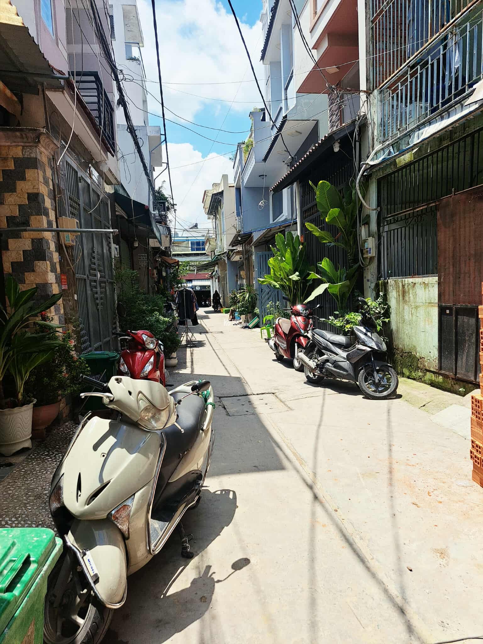 Nhà Nhỏ đẹp. Vòng xoay Cây gõ. Quận 6 