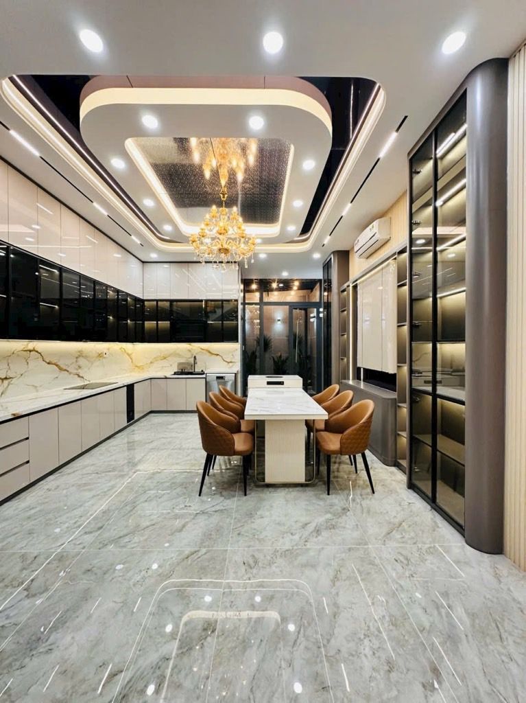 Nhà Phố 5 Tầng - 5M x 25M - Đường Rộng 8M-Thạnh Xuân 33 - Quận 12. Giá 10.9 tỷ