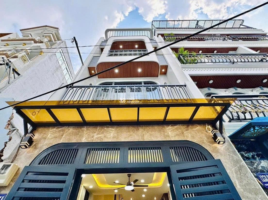 Sang nhượng nhà 41m2 đường Yên Thế, Tân Bình. Gần công viên Gia Định. Sổ sẵn. Cho thuê 15tr