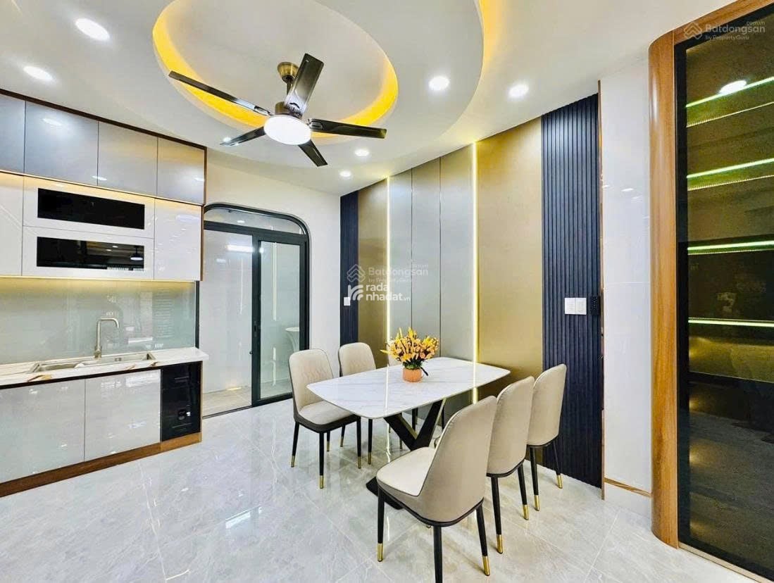 Sang nhượng nhà 41m2 đường Yên Thế, Tân Bình. Gần công viên Gia Định. Sổ sẵn. Cho thuê 15tr