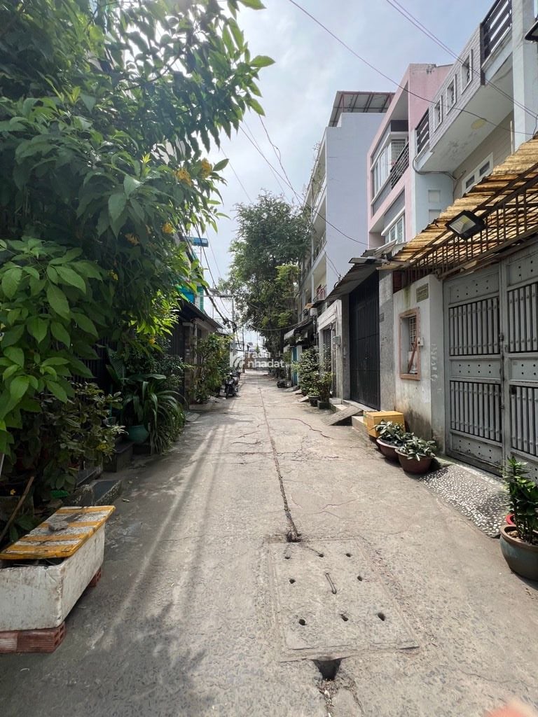 BÁN ĐẤT LIÊN KHU 10-11 80M2 6.5 TỶ 5X16M HẺM XE HƠI BÌNH TÂN SÁT TÂN PHÚ