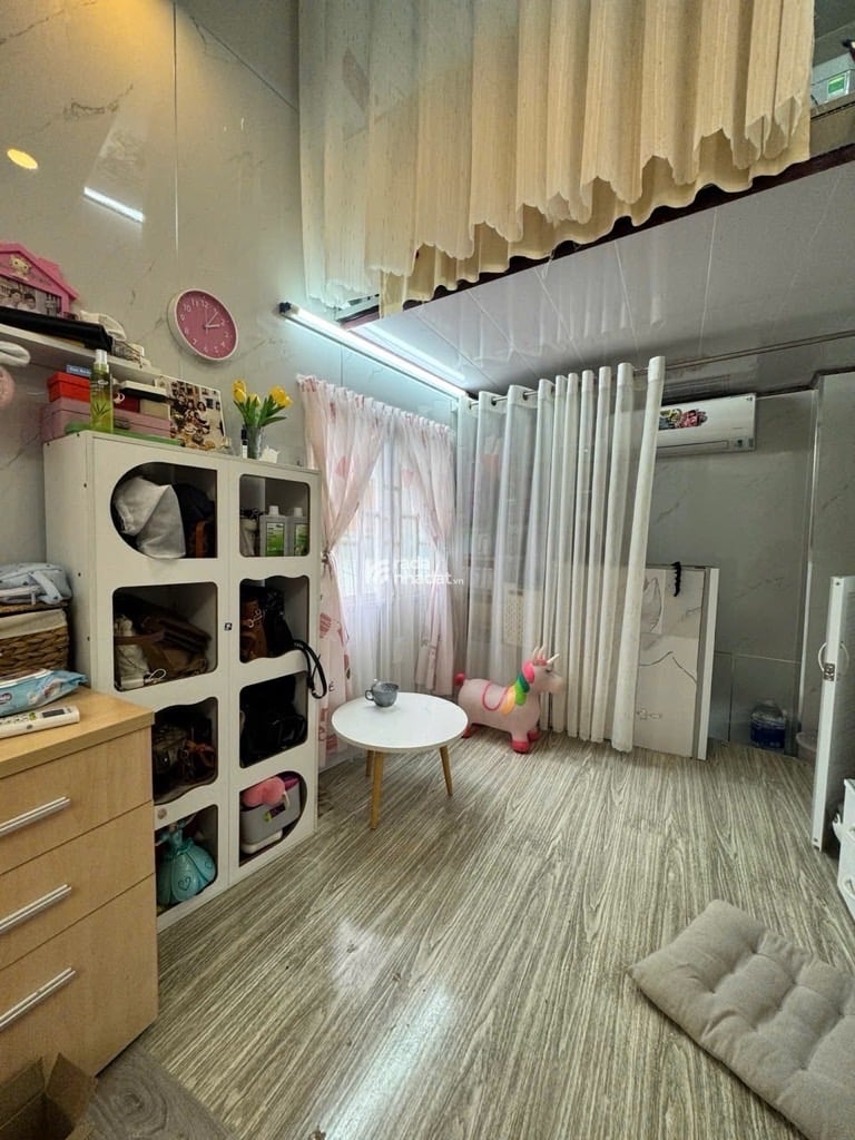 NHÀ NHỎ XINH - HẺM XE TẢI SÁT MẶT TIỀN - 18 - 2PN, 2T990 CÒN TL CÓ KHOẢNG SÂN RỘNG RÃI ĐỂ XE. 