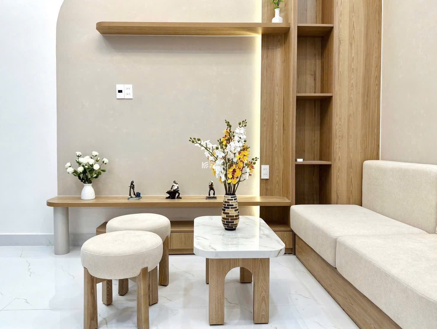 Bán nhà riêng tại Hoàng Hoa Thám, Phường 5, Bình Thạnh, giá 3tỷ750tr, DT 32m2, sổ hồng riêng