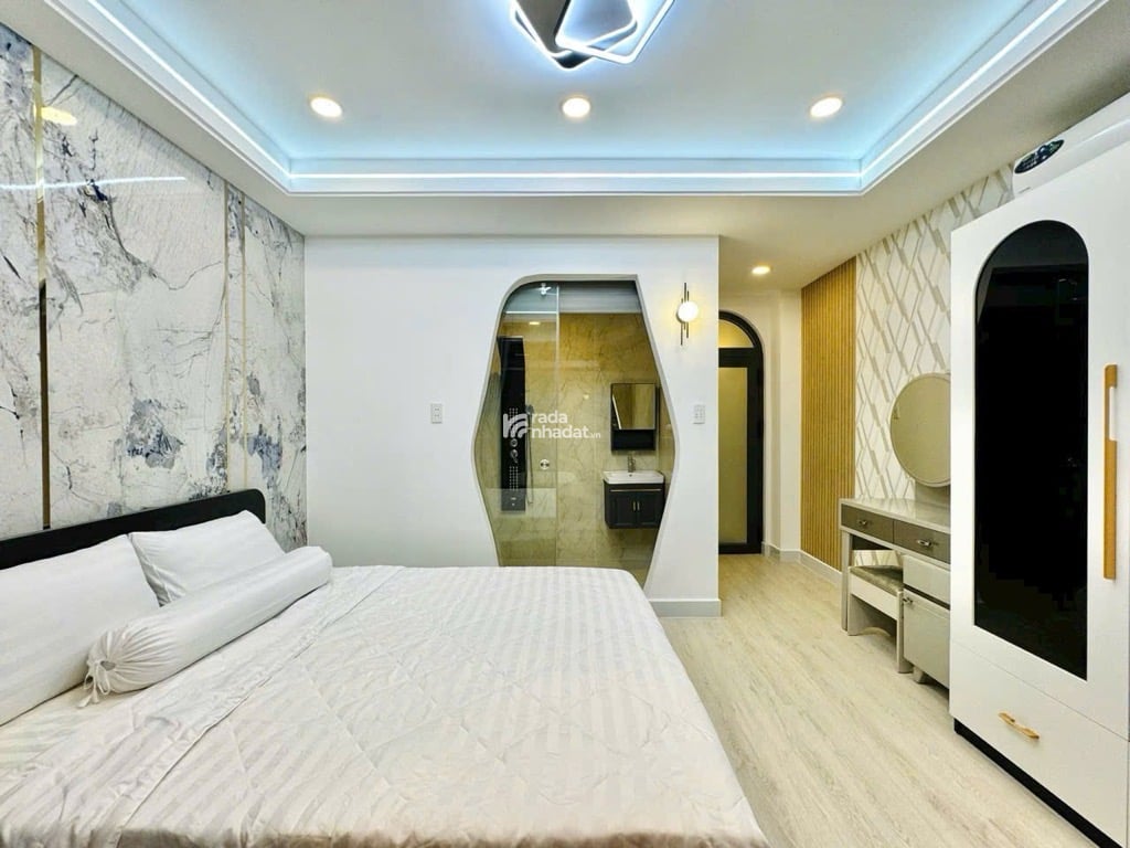 DEAL SIÊU HỜI GIẢM MẠNH 9 TỶ CHỈ CÒN NHĨNH 7 TỶ - HXH GẦN EMART PHAN HUY ÍCH- 5 TẦNG CÓ THANG MÁY