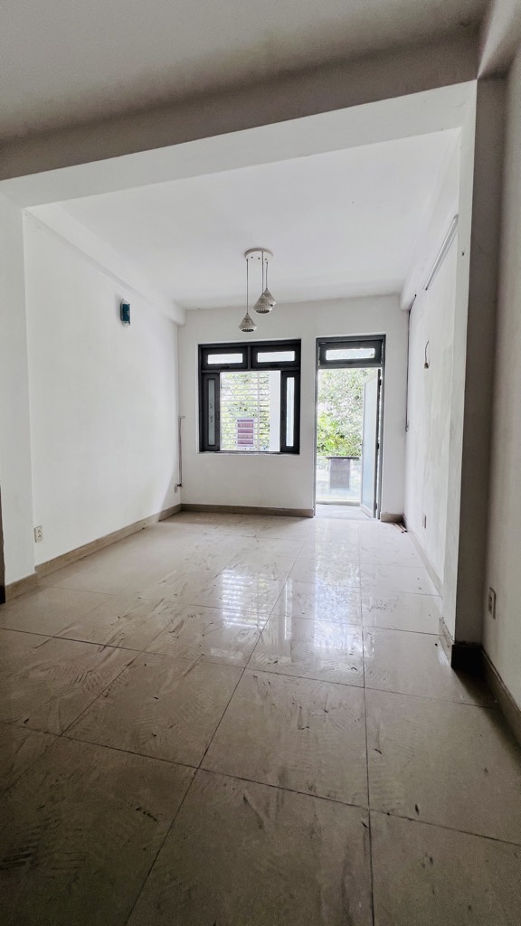 NHÀ MẶT TIỀN ĐƯỜNG HOÀNG SA Q3 - 5 TẦNG -60m2  