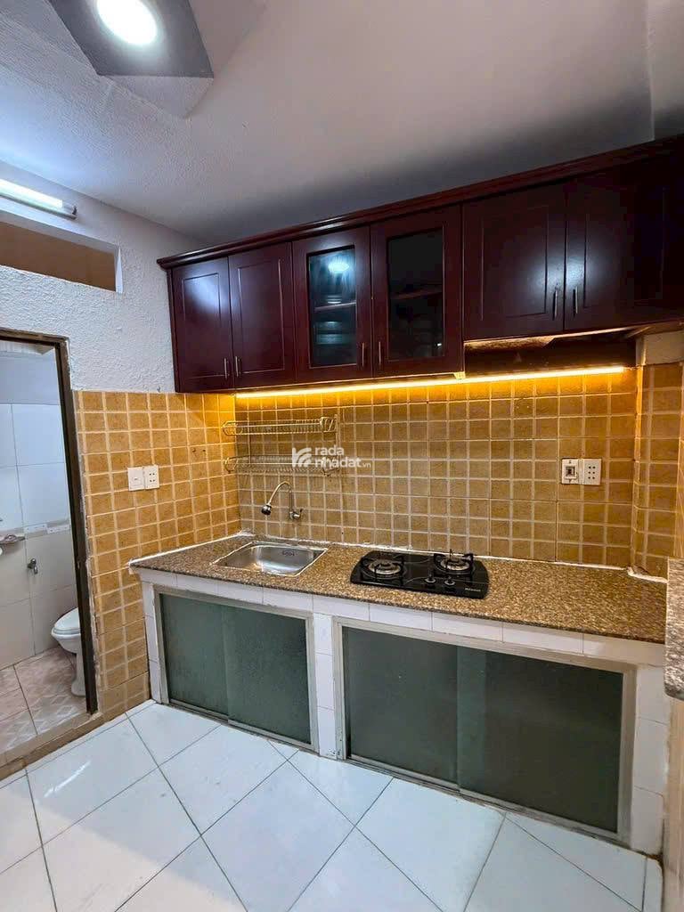 CHDV CÁCH HXH 10M - NGAY MẶT ĐƯỜNG HOÀNG HOA THÁM - THÔNG RA NƠ TRANG LONG - 17 TRIỆU/THÁNG