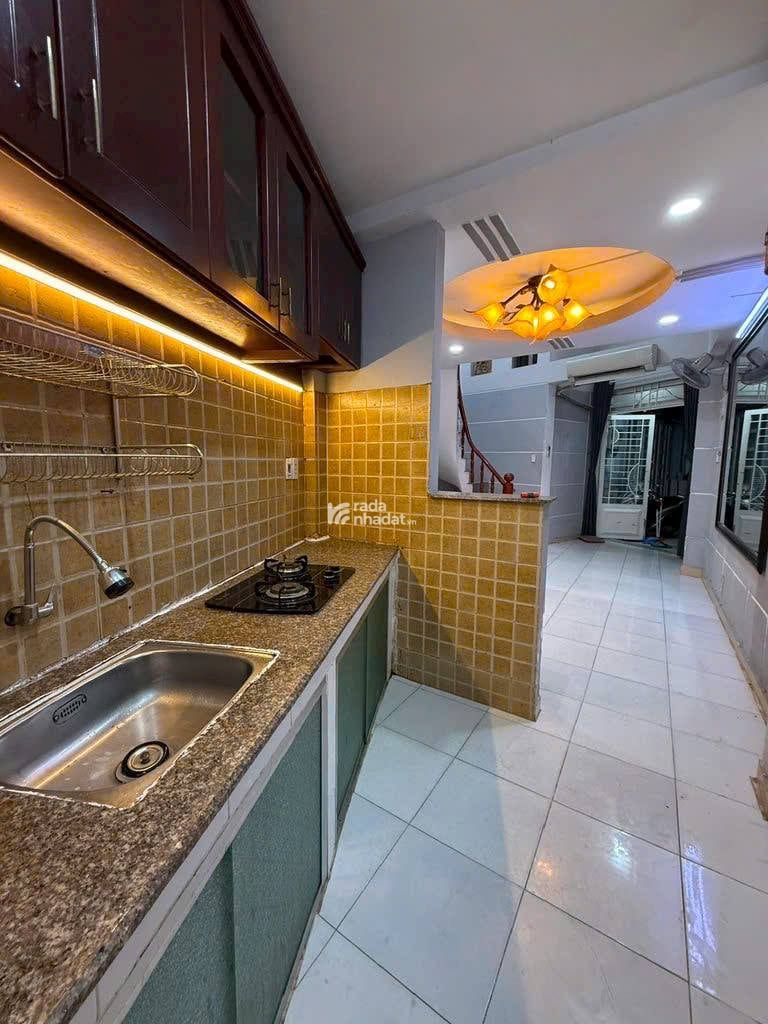 CHDV CÁCH HXH 10M - NGAY MẶT ĐƯỜNG HOÀNG HOA THÁM - THÔNG RA NƠ TRANG LONG - 17 TRIỆU/THÁNG
