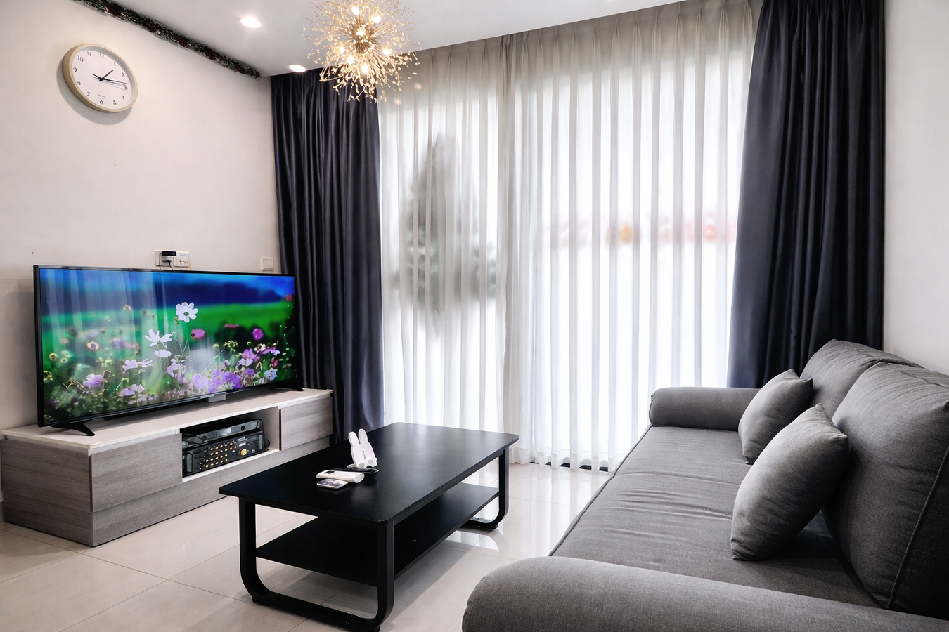 Cần bán 2PN 67,80m2, phân khu The Origami, giá tốt 3,85tỷ