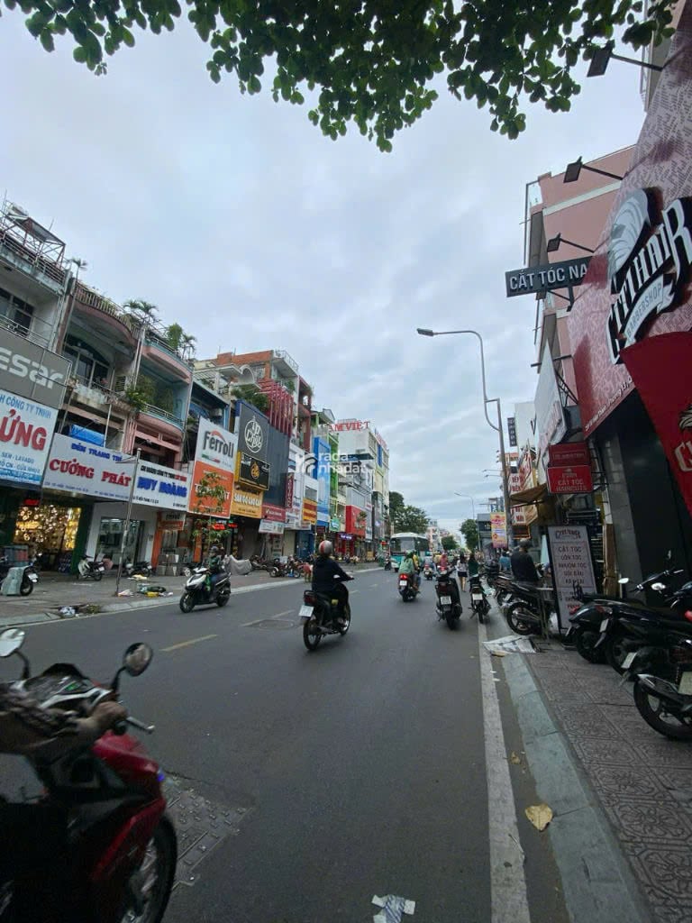 Bán nhà hẻm xe hơi lớn ra vào được hẻm 322 Nguyễn Đình Chiểu