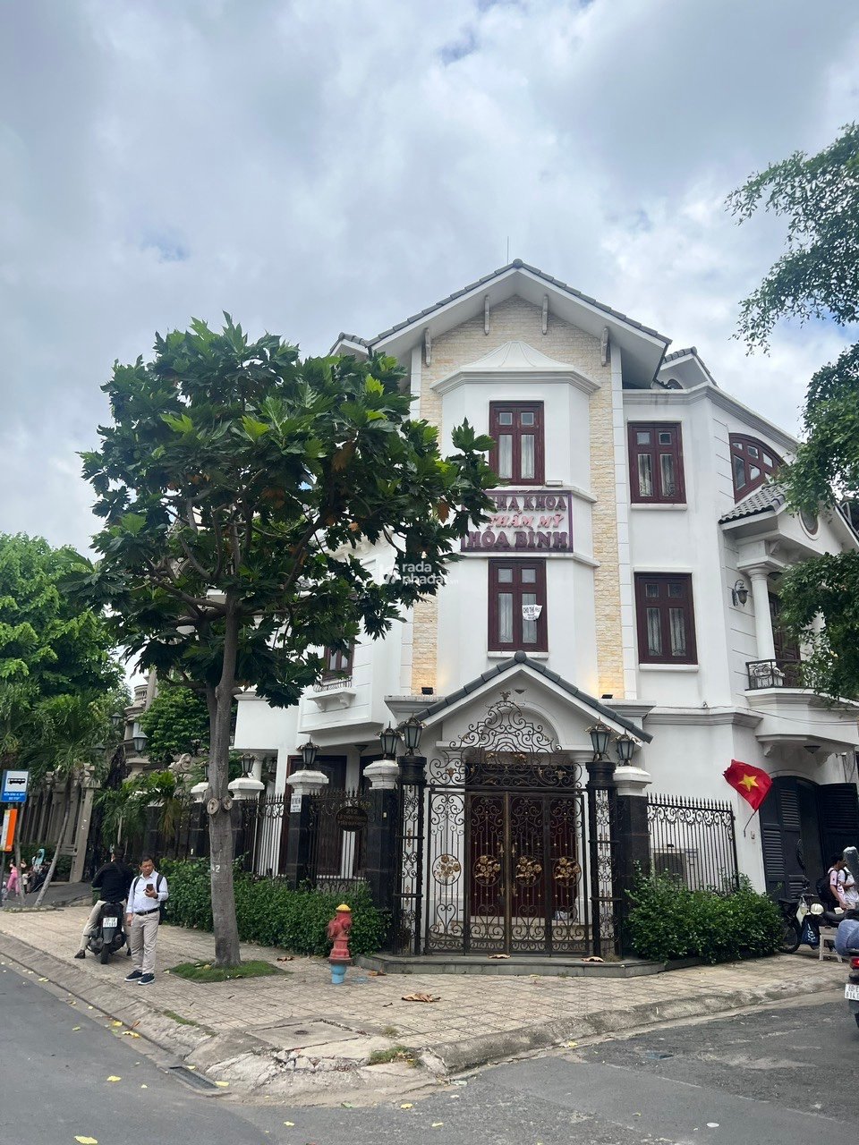 32 TỶ . BIỆT THỰ 4 TẦNG - LÊ THÚC HOẠCH Q. TÂN PHÚ . 9 X 16M