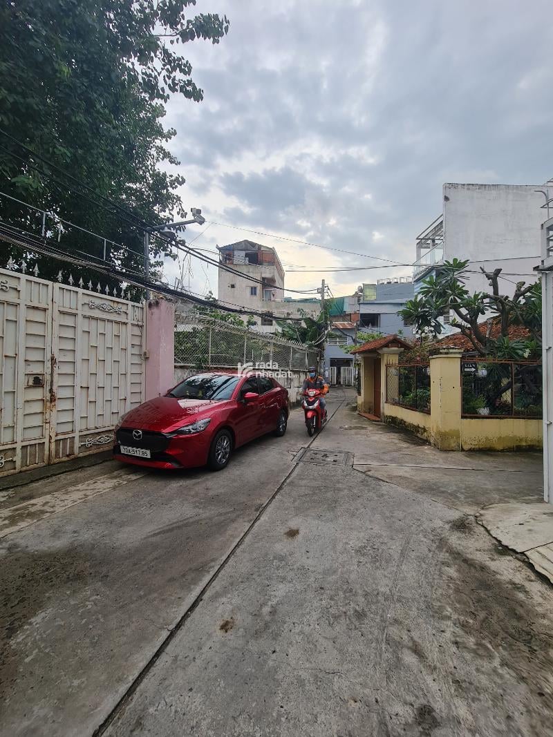 Vị trí hẻm xe hơi, gần chợ, trường học, bệnh viện, tiện ích không thiếu gì, giáp Tân Phú, Quận 11