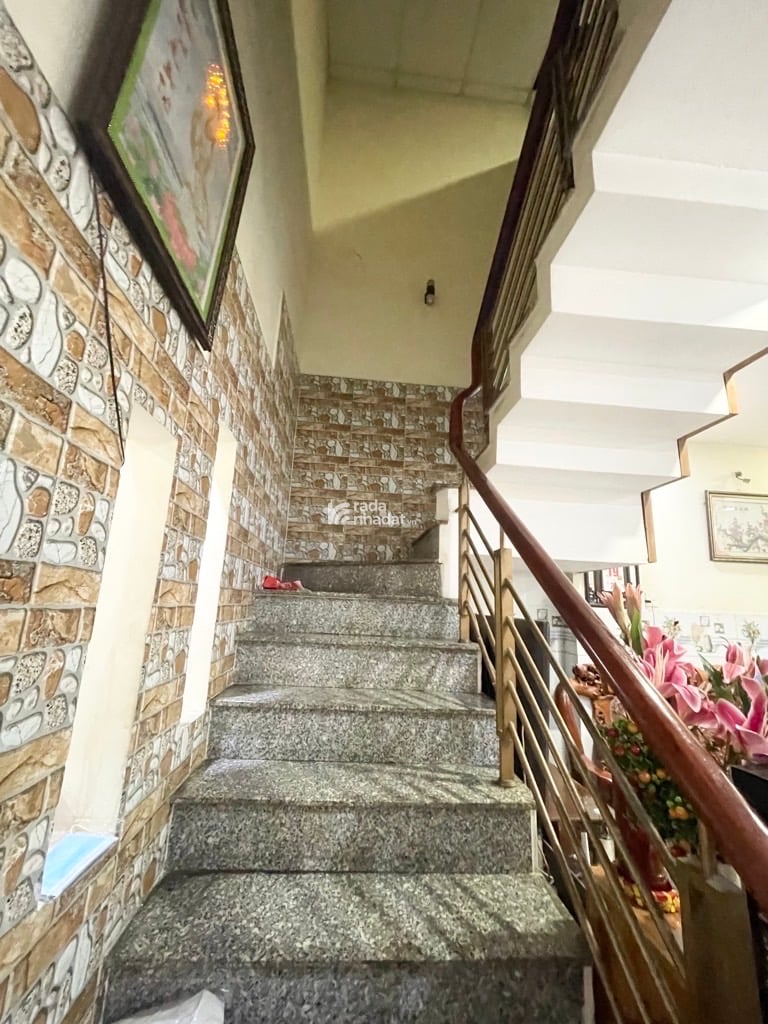 Bán nhà gần lê văn qưới  bình long mã lò
