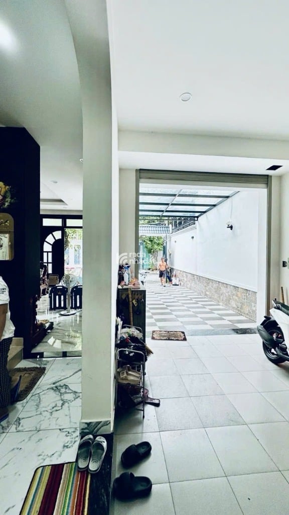 BIỆT THỰ MÁI THÁI - NGUYỄN OANH - NGANG ĐẸP 8M - MẶT TIỀN ĐƯỜNG 12M - 3 TẦNG -  TẶNG NỘI THẤT XỊN