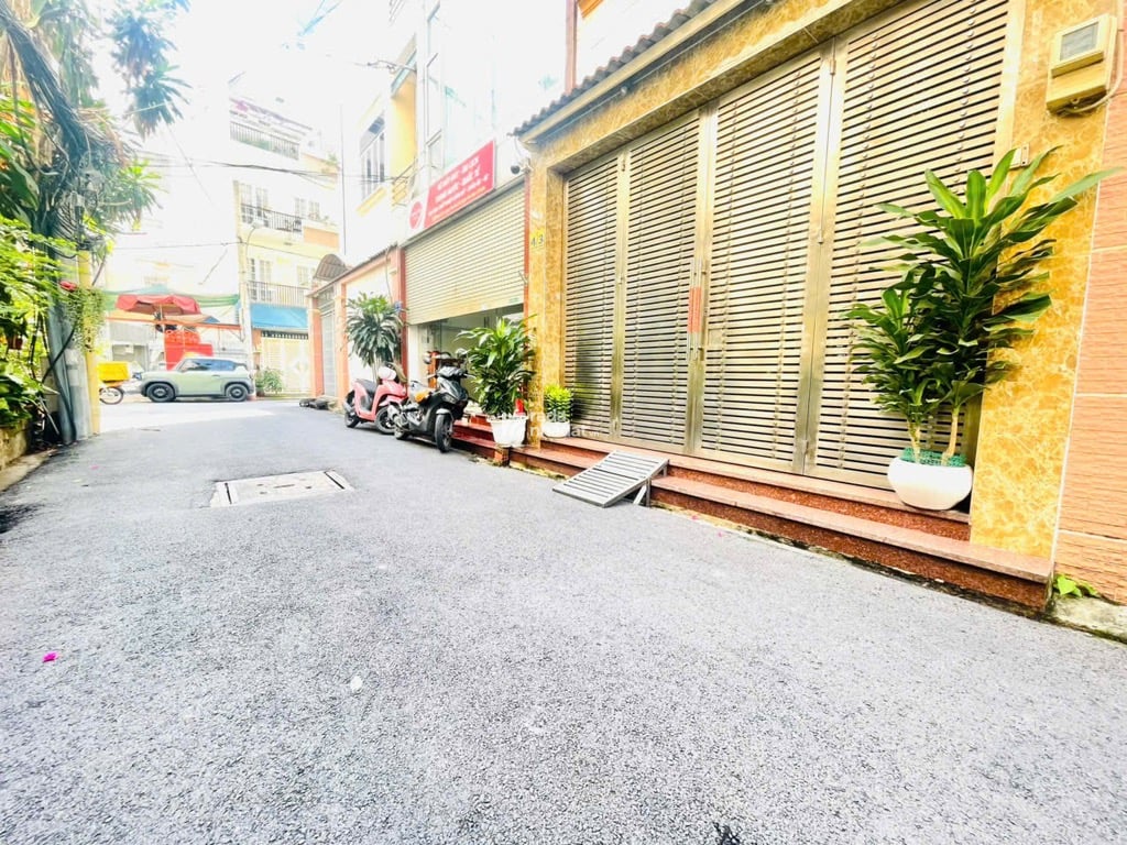 BÁN NHÀ PHẠM CỰ LƯỢNG 64M2 GIÁ 13.7 TỶ SIÊU PHẨM NGAY PHỔ QUANG KHU VIP SÂN BAY