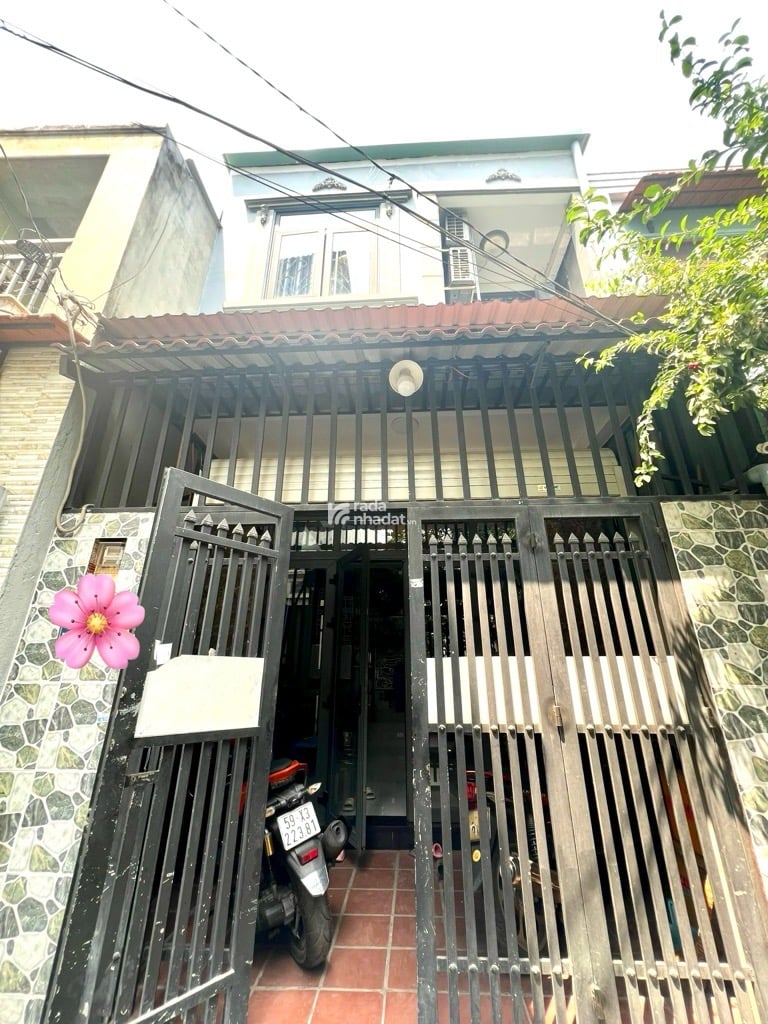 NHÀ ĐẸP Ở NGAY SÁT MẶT TIỀN GẦN CHỢ HIỆP BÌNH NỞ HẬU 4,4X13 NHỈNH 5 TỶ.