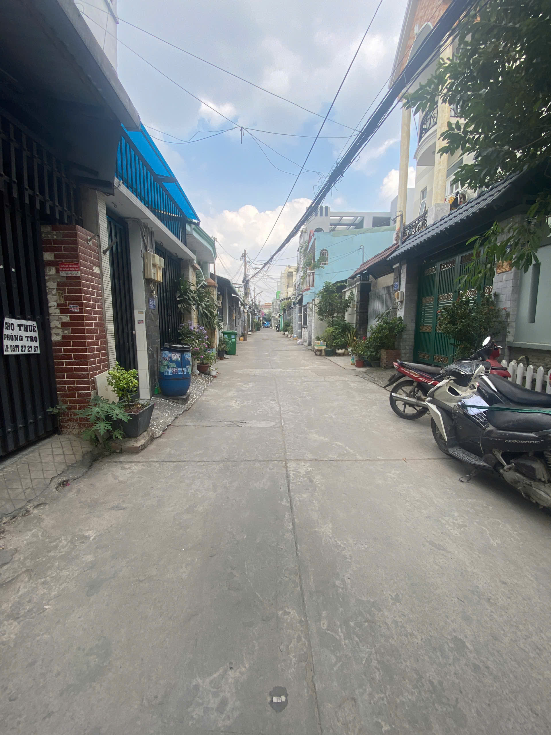 Bán Nhà 2 Tầng Hẻm Ô Tô Đình Phong Phú - Ngang 6m - 72m2 - Giá 6.X Tỷ 