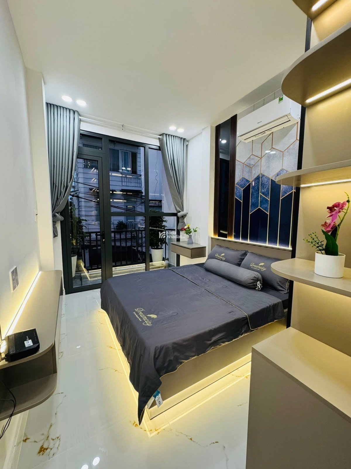 CĂN GÓC 3 TẦNG FULL NỘI THẤT - 68m2 HẺM XE TẢI THÔNG - 7.4 TỶ