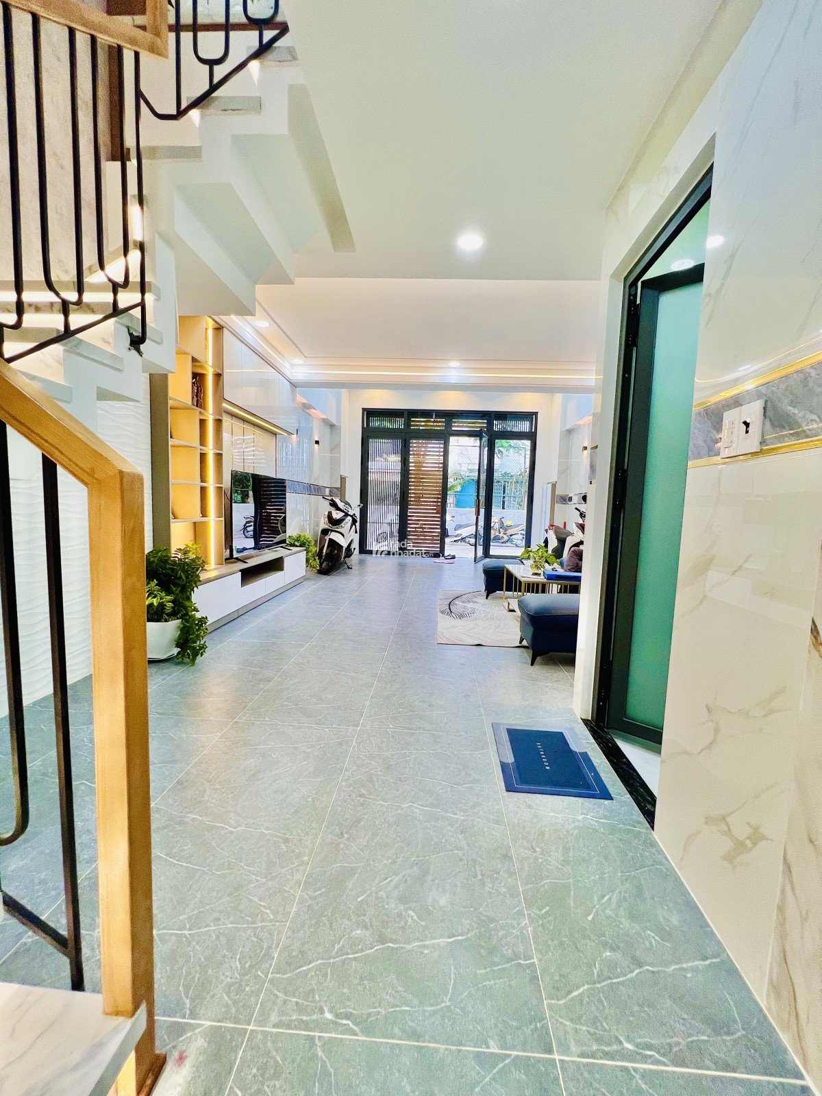 Siêu phẩm 5 lầu mới có T.máy ngang 5m 60m2 vài bước đi siêu thị Emart Phan Huy Ích 9.8 tỷ.
