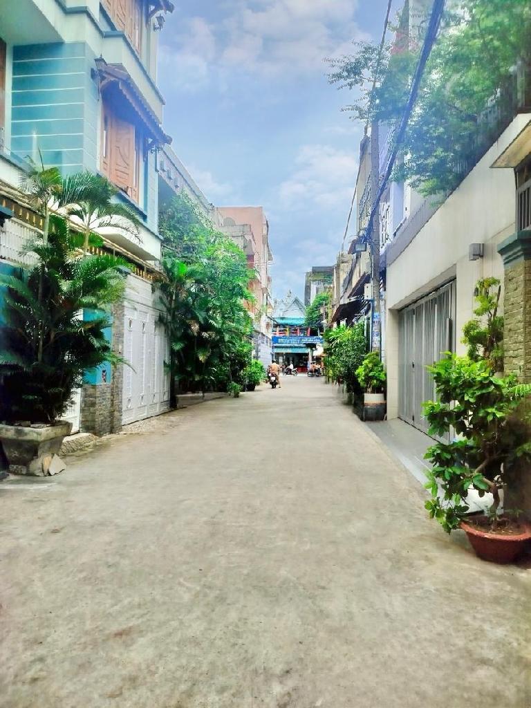 Nhà HXH Dương Đức Hiền, 120m2, 5x22, nở hậu, 5PN, sổ đẹp, Chỉ 8.55 tỷ TL