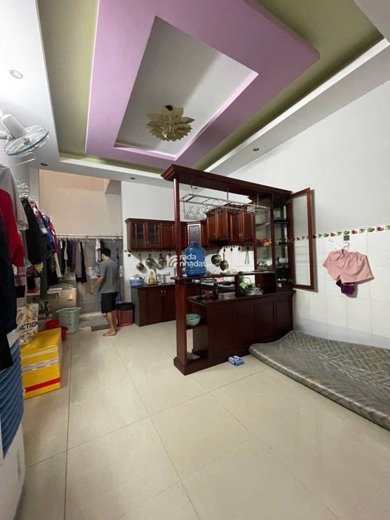 NGAY CV LÀNG HOA GÒ VẤP - ÔTÔ NGỦ TRONG NHÀ - 3 TẦNG - 70M2 - FULL NỘI THẤT - 6.x TỶ