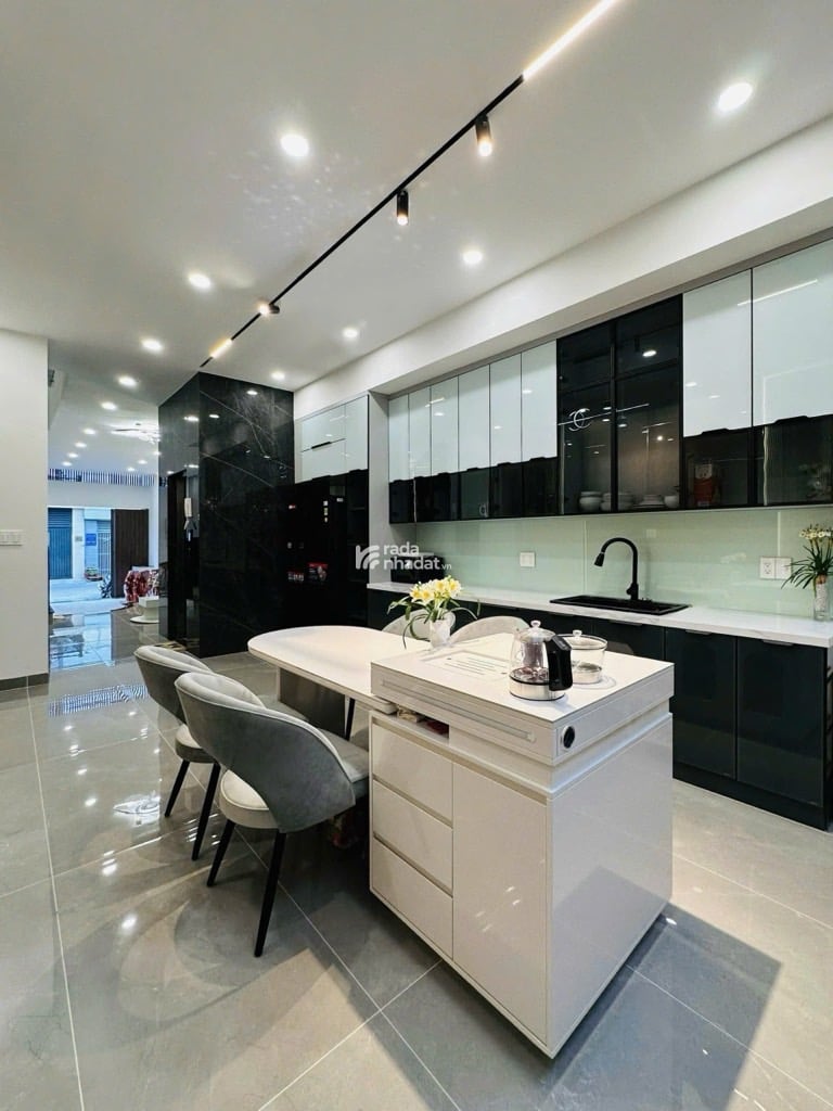 KHU NGUYỄN THỊ THẬP- LÂM VĂN BỀN  MẶT TIỀN ĐƯỜNG SỐ - THANG MÁY -Q.7 DT: 4*17M- 16 TỶ 2