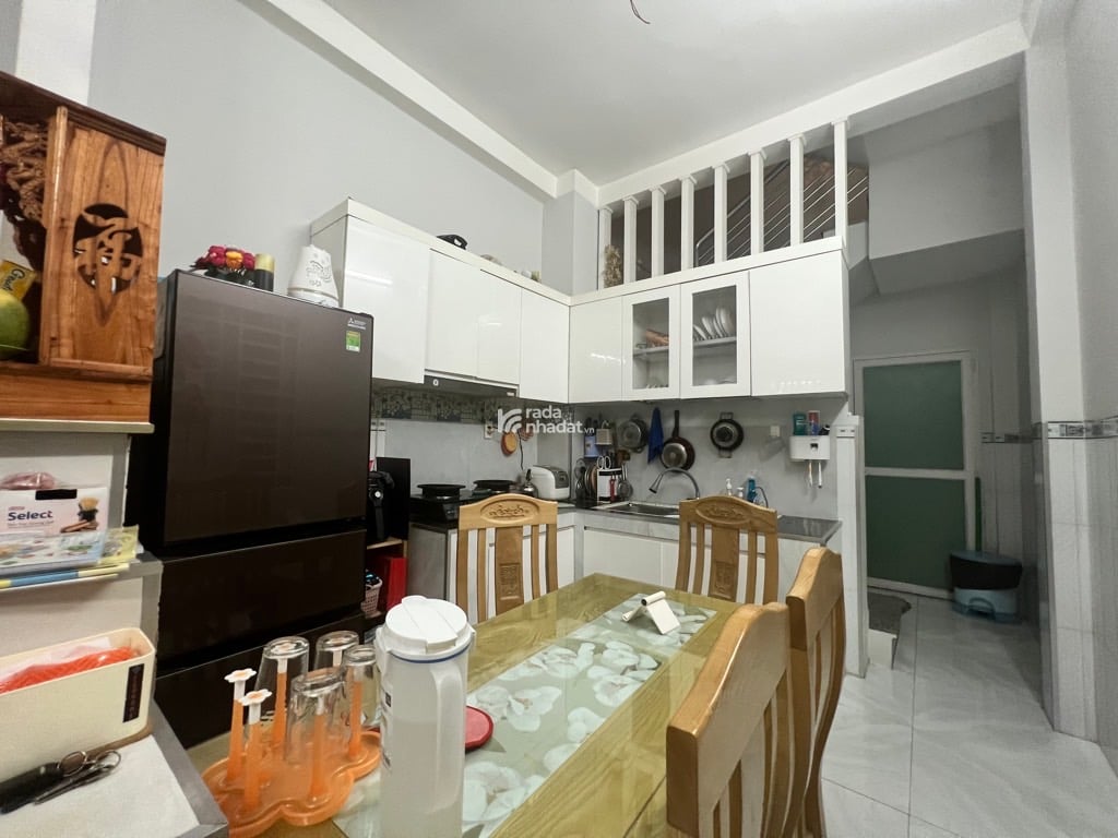Bán nhà 3 tầng 2 mặt thoáng hẻm Hồ Văn Tư cạnh chợ Thủ Đức TP HCM chỉ 4,6 tỷ.