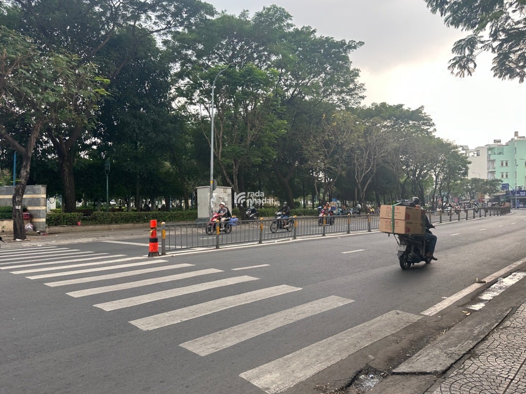 BÁN NHÀ NGUYỄN VĂN LUÔNG 41M2 4.9 TỶ HẺM XE HƠI VIEW CÔNG VIÊN LÒ GỐM QUẬN 6 