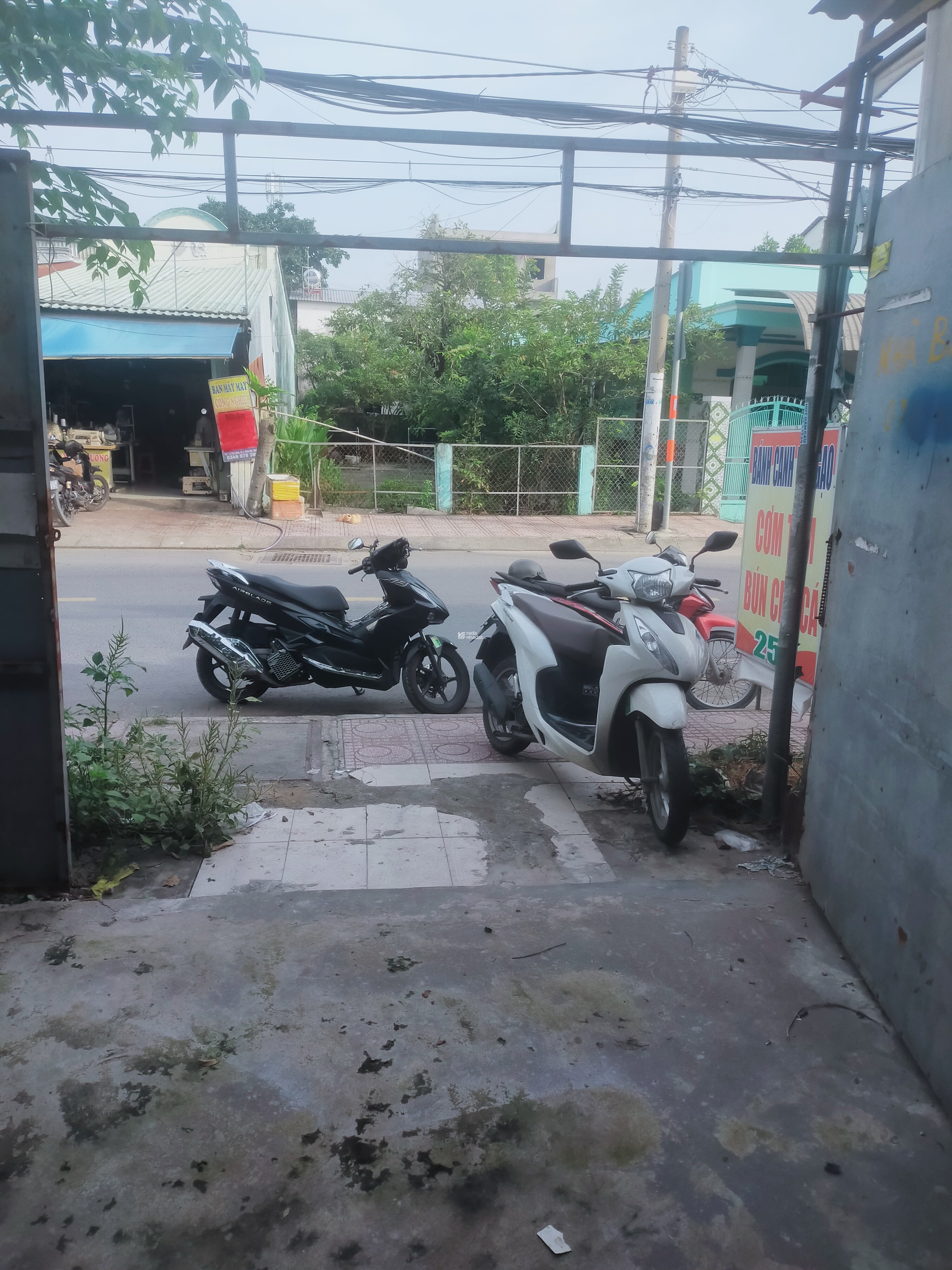 Cho thuê nhà nguyên căn đường Lê Văn lương 